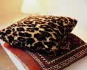"Ethnic pillows" : fake fur and Kelim